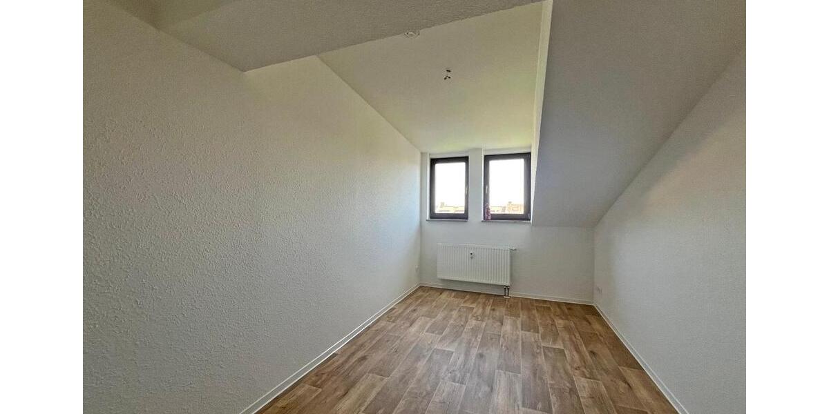 Dachgeschoßwohnung Chemnitz Kapellenberg - 2 Zimmer, 57 m&sup2;, 300&euro; | Angebot:25648405