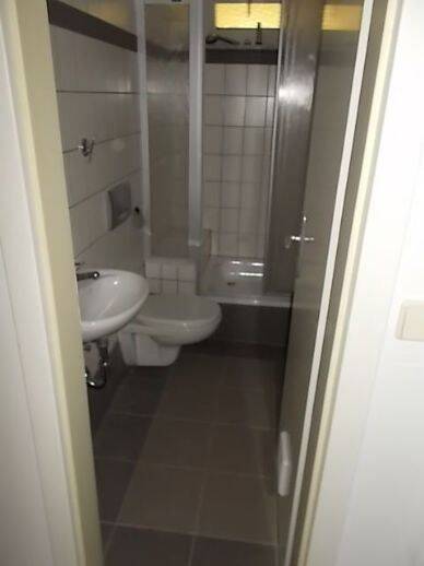 Gewerbeobjekt Limbach-Oberfrohna Oberfrohna - 3 Zimmer, 100 m&sup2;, 200&euro; | Angebot:26826163