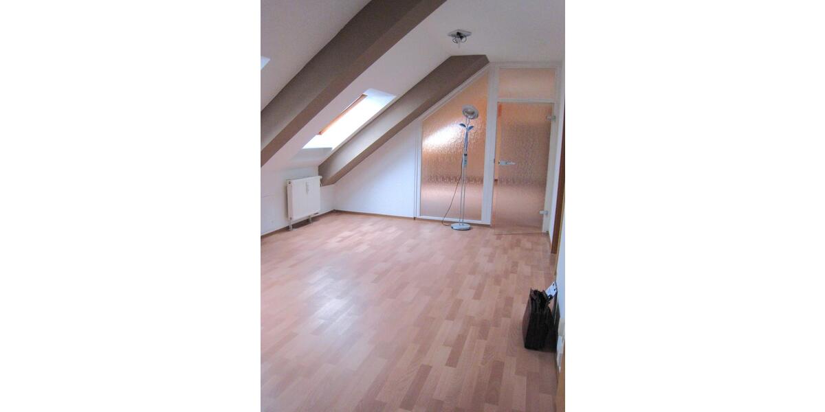 Dachgeschoßwohnung Hohenstein-Ernstthal Ernstthal - 4.5 Zimmer, 109 m&sup2;, 615&euro; | Angebot:26477141