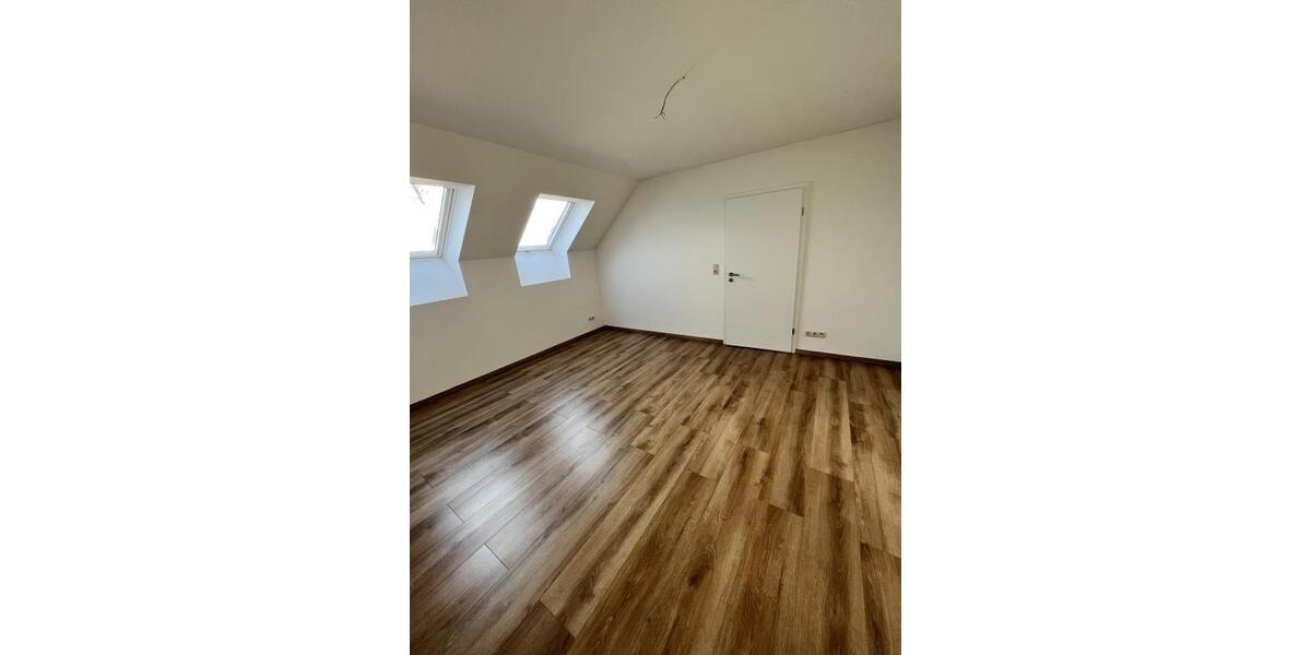 Etagenwohnung Frankenberg (Sachsen) - 5 Zimmer, 196 m&sup2;, 1.400&euro; | Angebot:26646285