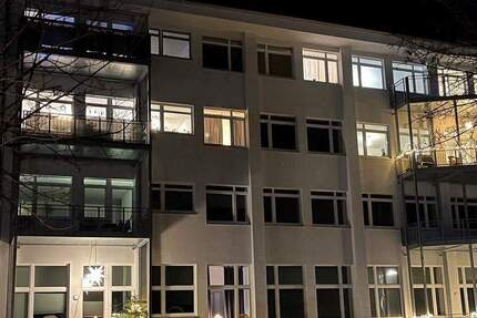 Hier leuchtet Ihr Stern am Balkon - 3R + SP 3 zimmer