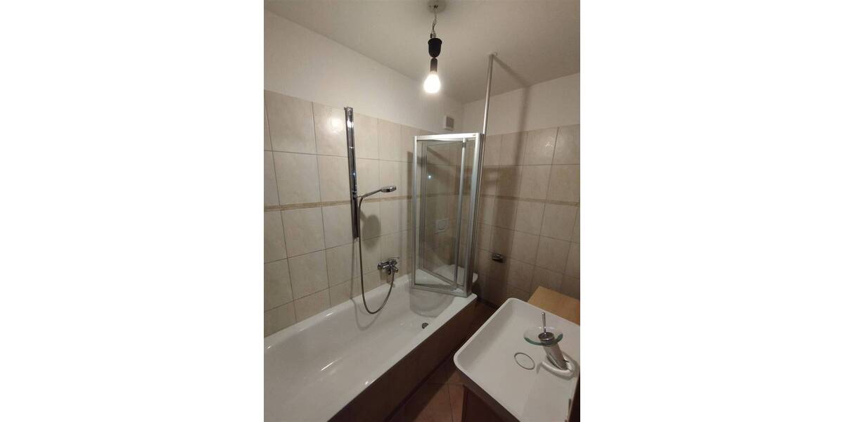 Großes MFH mit viel Potential in guter und ruhiger Lage! 1 zimmer