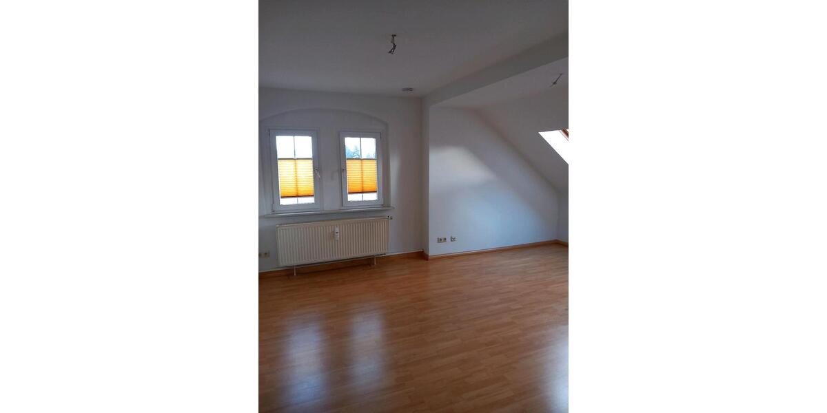 Dachgeschoßwohnung Chemnitz Rabenstein - 2 Zimmer, 45 m&sup2;, 270&euro; | Angebot:26523217