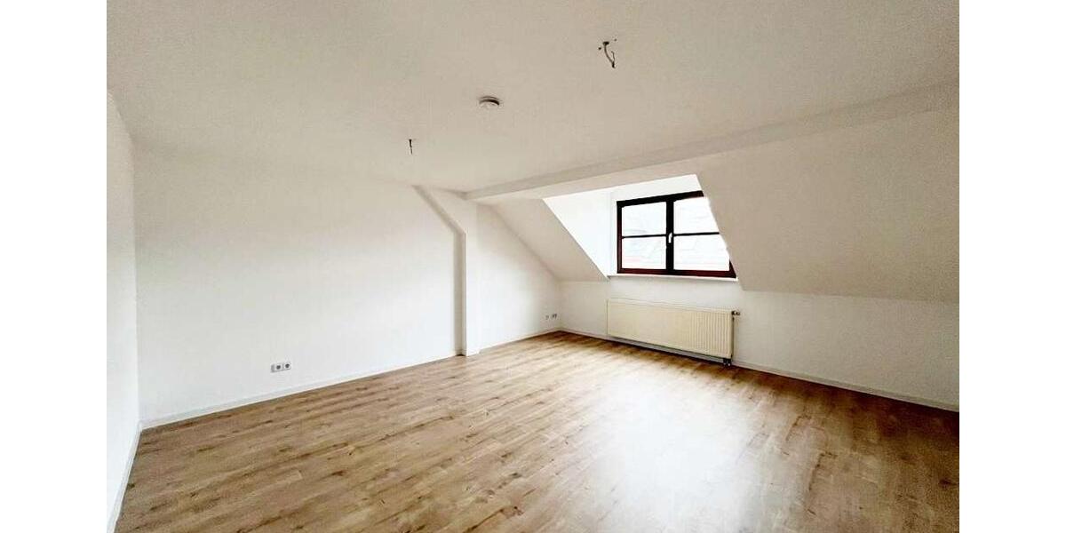 Dachgeschoßwohnung Chemnitz Hilbersdorf - 2 Zimmer, 69 m&sup2;, 330&euro; | Angebot:25854240
