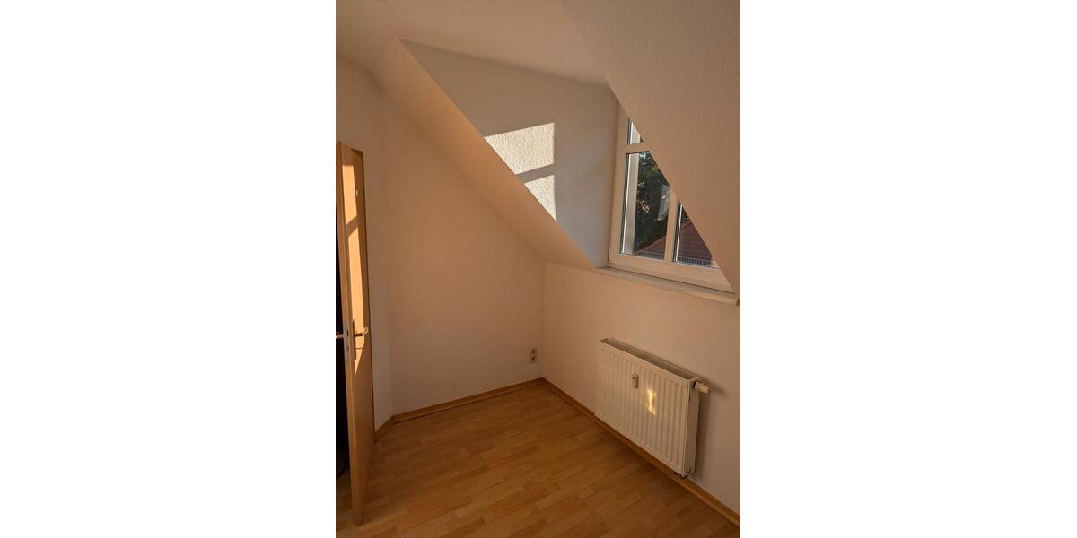 Dachgeschoßwohnung Chemnitz Kapellenberg - 3 Zimmer, 75 m&sup2;, 62.800&euro; | Angebot:26926346