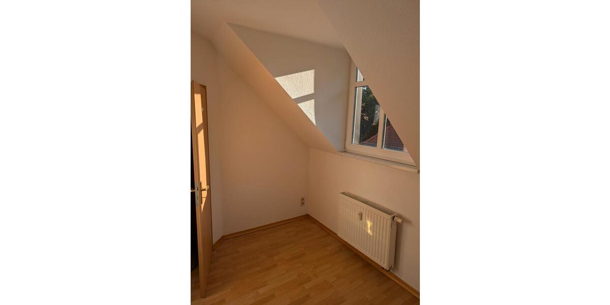 Dachgeschoßwohnung Chemnitz Kapellenberg - 3 Zimmer, 75 m&sup2;, 67.800&euro; | Angebot:26926346