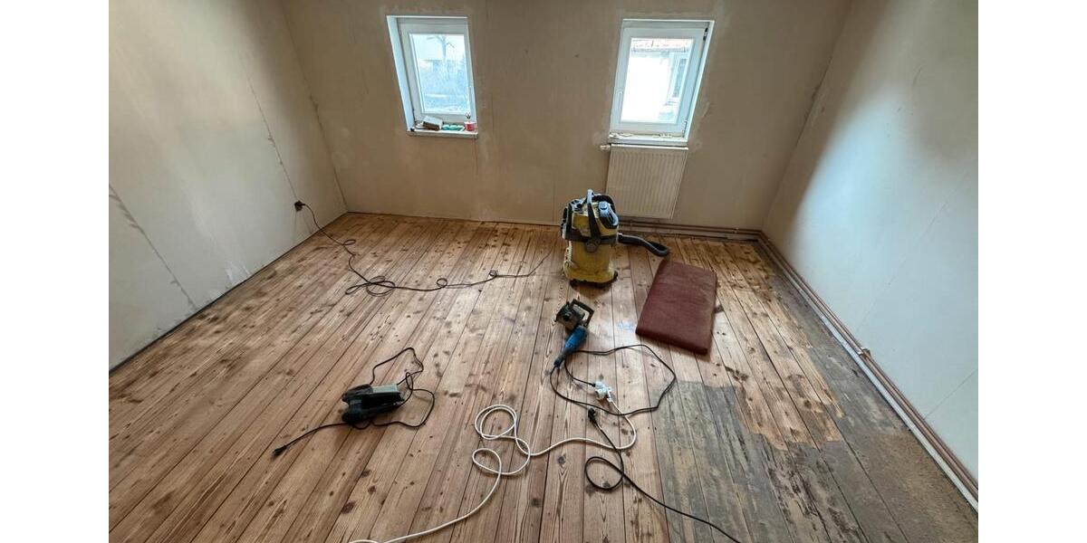 Einfamilienhaus Oberlungwitz - 7 Zimmer, 161 m&sup2;, 155.000&euro; | Angebot:26866100