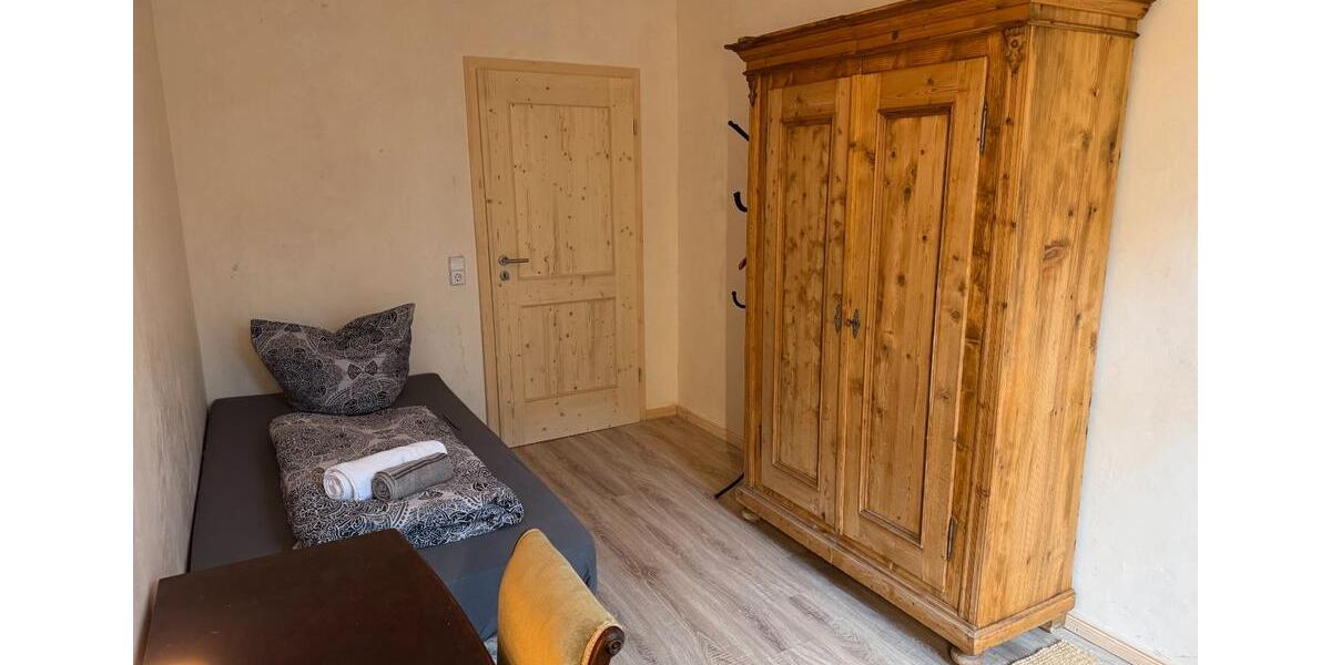 Hochparterre Chemnitz Helbersdorf - 4 Zimmer, 92 m&sup2;, 145.000&euro; | Angebot:26302745