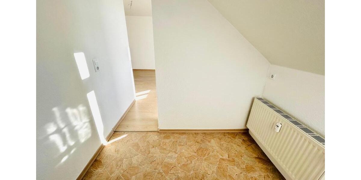 Dachgeschoßwohnung Chemnitz Altendorf - 2 Zimmer, 41 m&sup2;, 225&euro; | Angebot:26673504