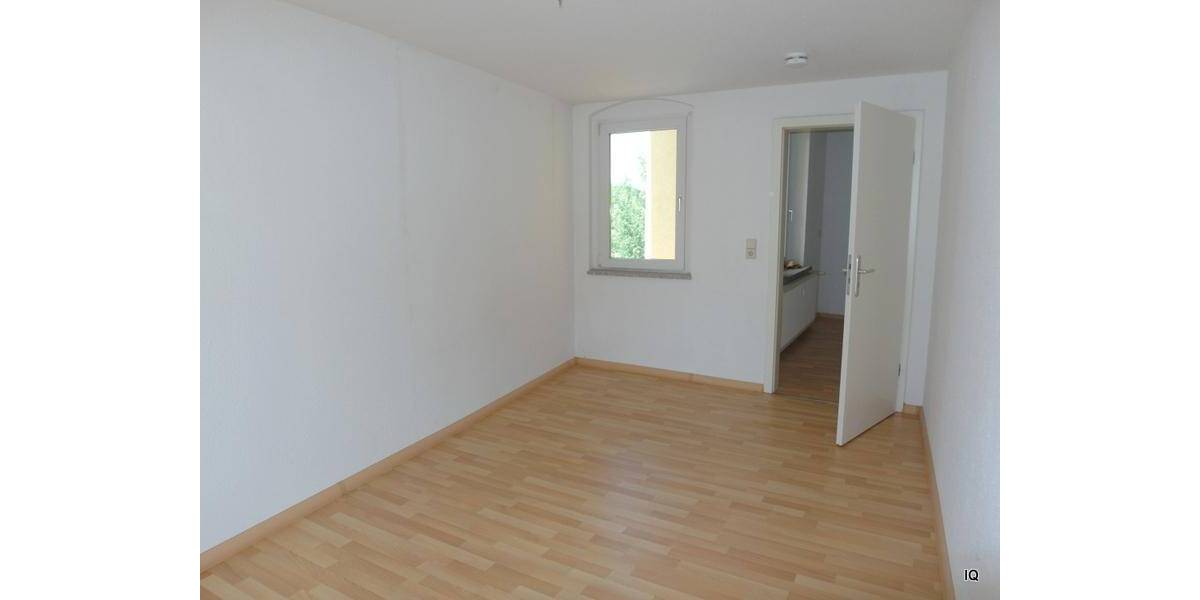 Etagenwohnung Limbach-Oberfrohna Oberfrohna - 3 Zimmer, 72 m&sup2;, 360&euro; | Angebot:26276279