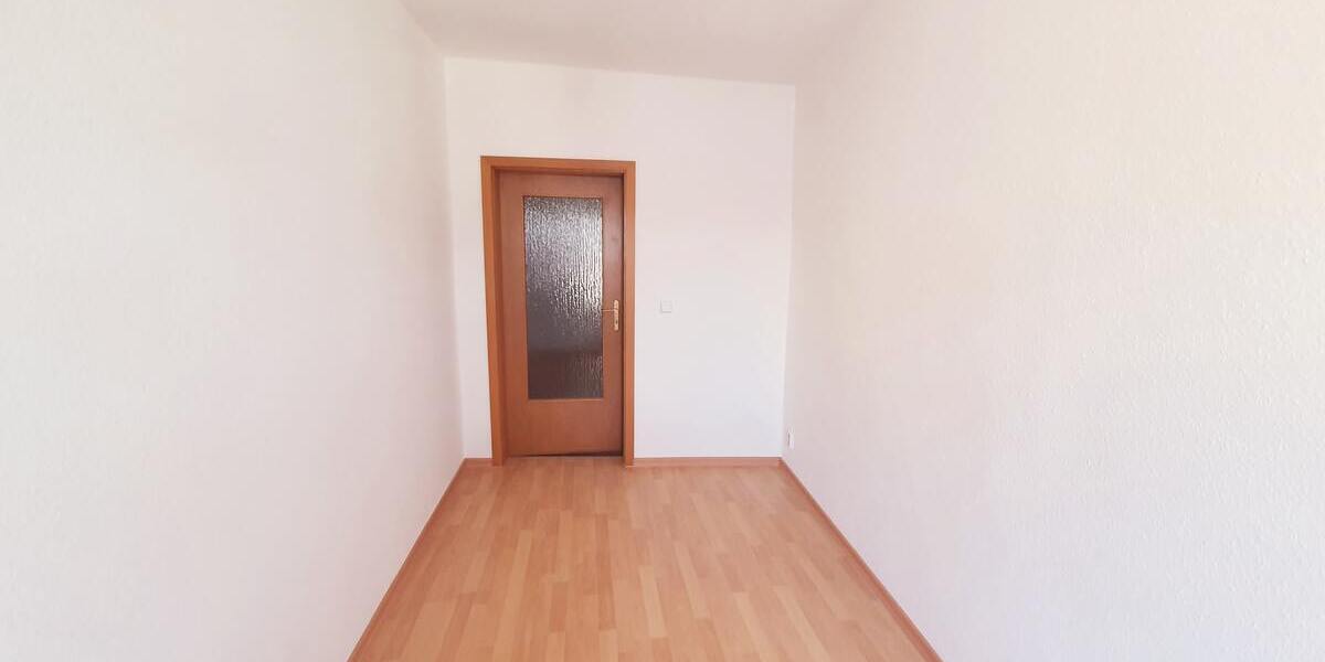 WG geeignet-3-Zimmer-Wohnung mit Einbauküche in zentraler Lage von Mittweida - Dachgeschoßwohnung Mittweida Rößgen | Angebot:27279778