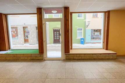 Gewerbeobjekt Lößnitz - 1 Zimmer, 87 m&sup2;, 261&euro; | Angebot:26817185