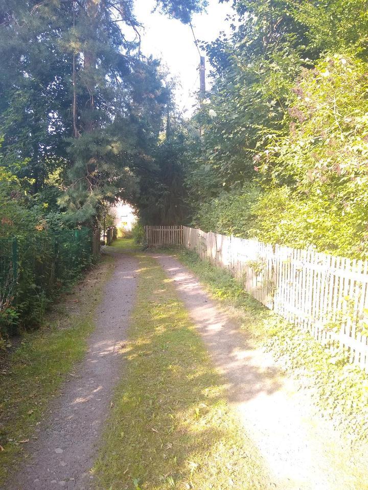 idyllisches Grundstück mit Haus zum Ausbauen