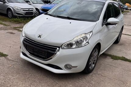 Peugeot 208 123.308 km 3.999 &euro; Chemnitz 09114