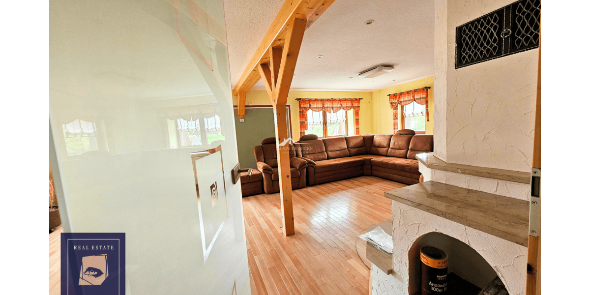 Wohnen mit Geschichte – modernste Effizienz dank Wärmepumpe - Einfamilienhaus Auerbach | Angebot:20967525