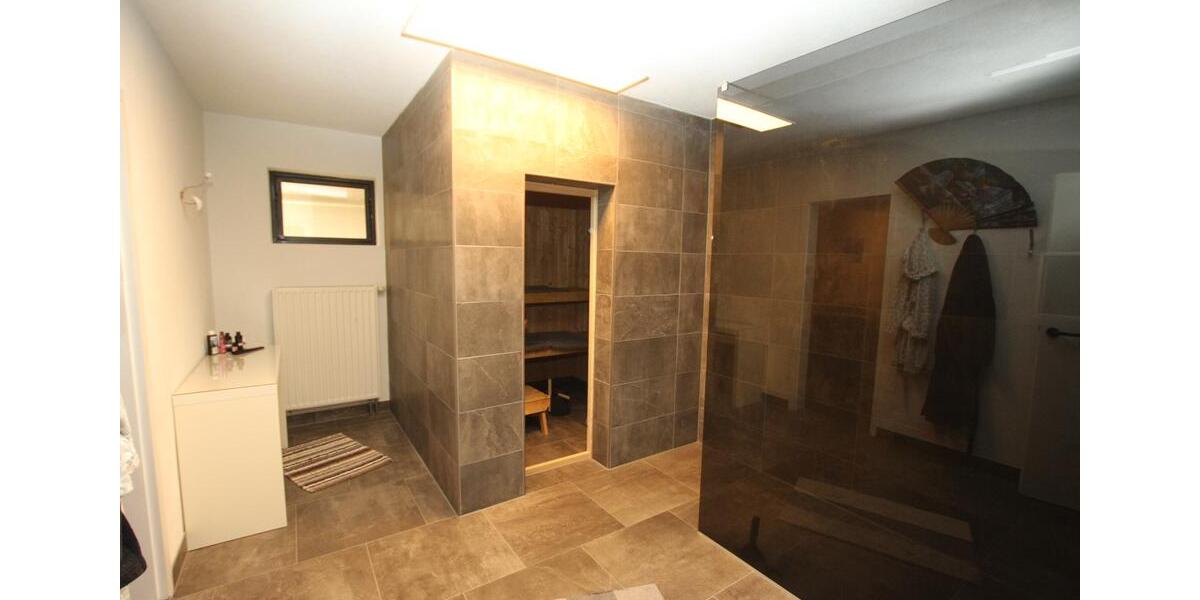 Einfamilienhaus Niederwiesa - 6 Zimmer, 250 m&sup2;, 550.000&euro; | Angebot:26429133