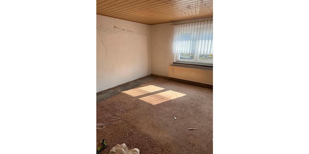Einfamilienhaus Hohenstein-Ernstthal Ernstthal - 9 Zimmer, 140 m&sup2;, 63.000&euro; | Angebot:24615172