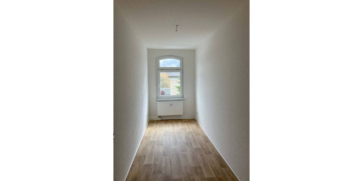 Etagenwohnung Zschopau - 4 Zimmer, 80 m&sup2;, 480&euro; | Angebot:26816719