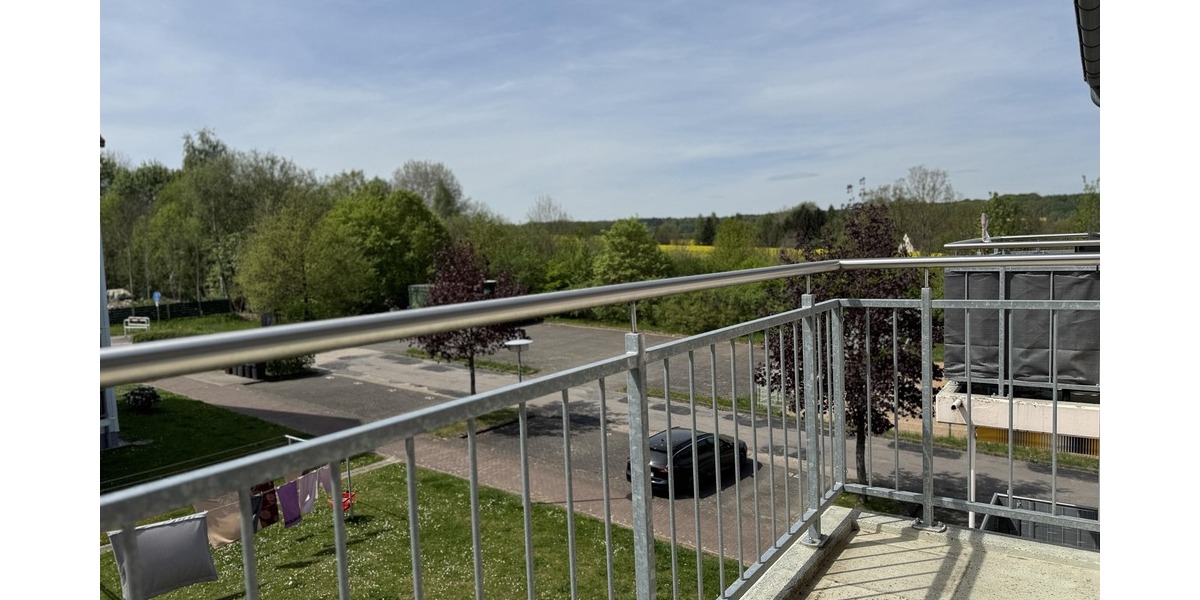 Schöne, helle 1-Raum-Wohnung mit Balkon und Stellplatz! Ideal für Eigennutzer! - Etagenwohnung Hainichen | Angebot:26477772