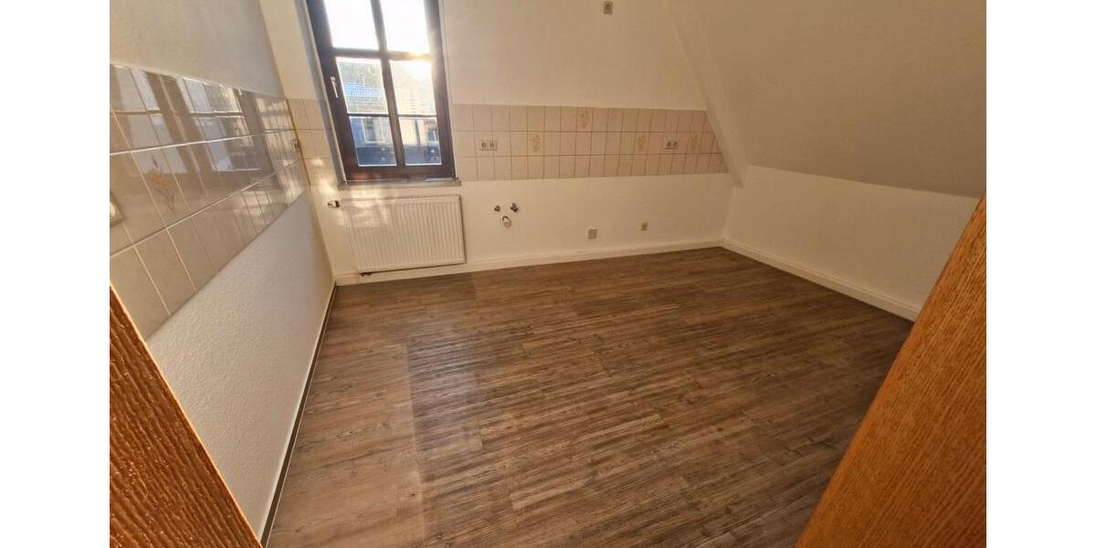 Dachgeschoßwohnung Oederan - 4 Zimmer, 88 m&sup2;, 481&euro; | Angebot:26032021