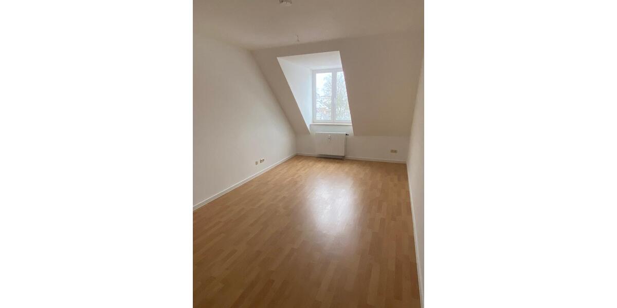 Dachgeschoßwohnung Chemnitz Euba - 3 Zimmer, 82 m&sup2;, 445&euro; | Angebot:26661288