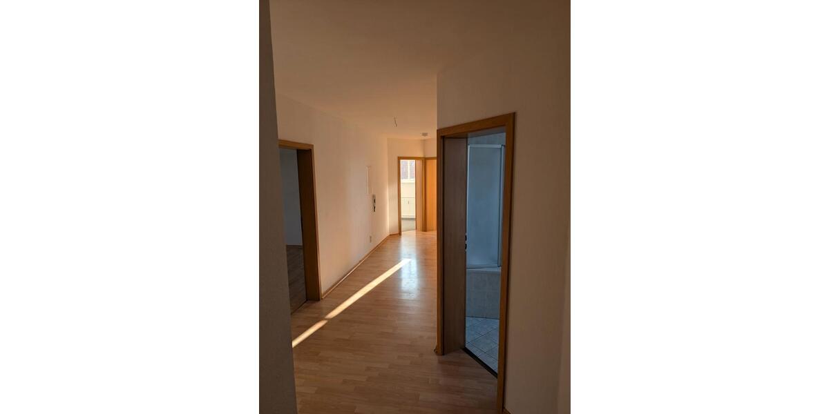 Dachgeschoßwohnung Chemnitz Kapellenberg - 3 Zimmer, 75 m&sup2;, 67.800&euro; | Angebot:26926346