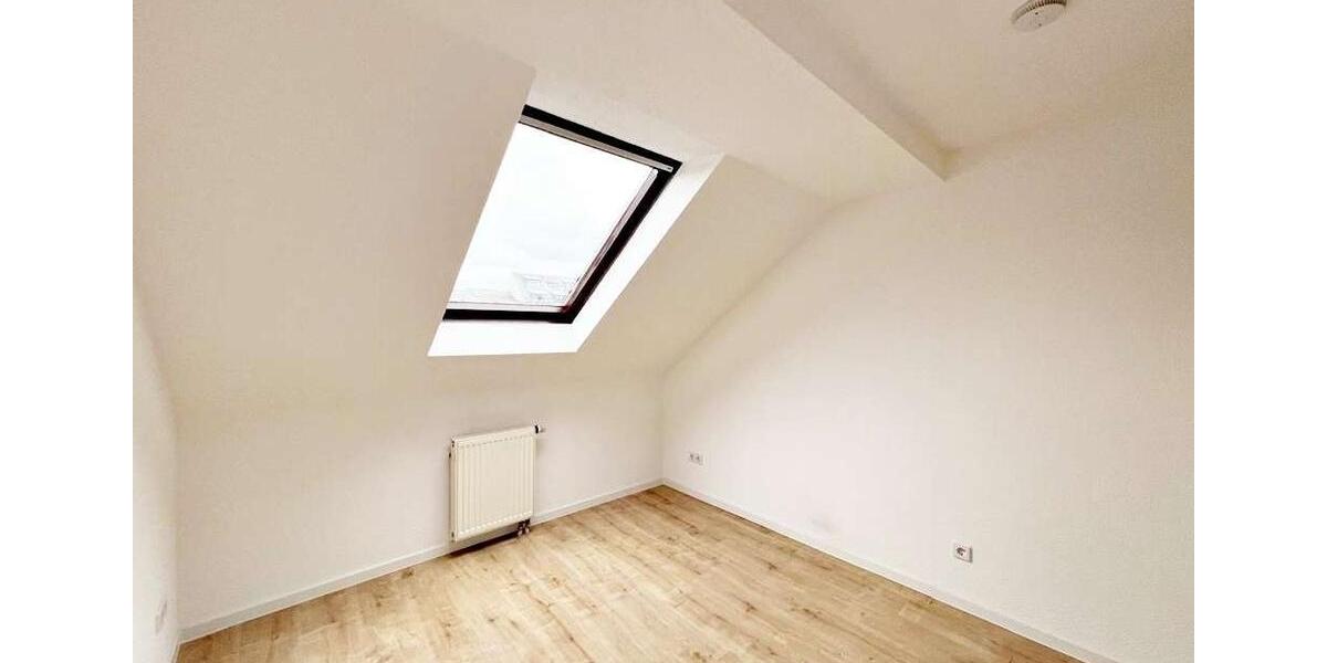 Dachgeschoßwohnung Chemnitz Hilbersdorf - 2 Zimmer, 69 m&sup2;, 330&euro; | Angebot:25854240