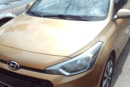 Hyundai i20 149.000 km 5.200 &euro; Limbach-Oberfrohna 09212