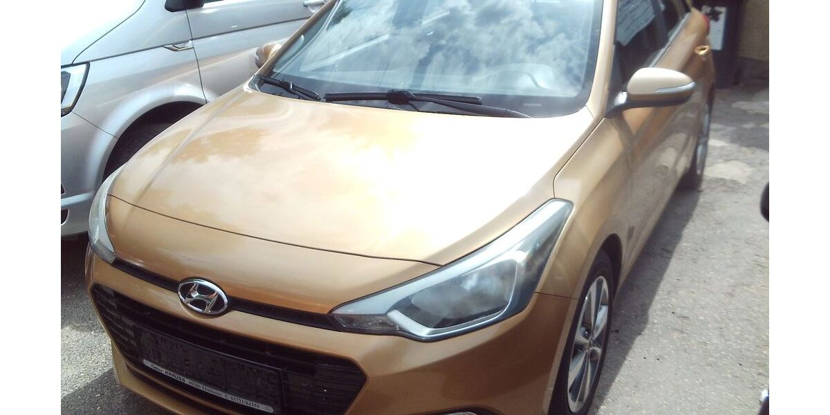 Hyundai i20 149.000 km 5.200 &euro; Limbach-Oberfrohna 09212