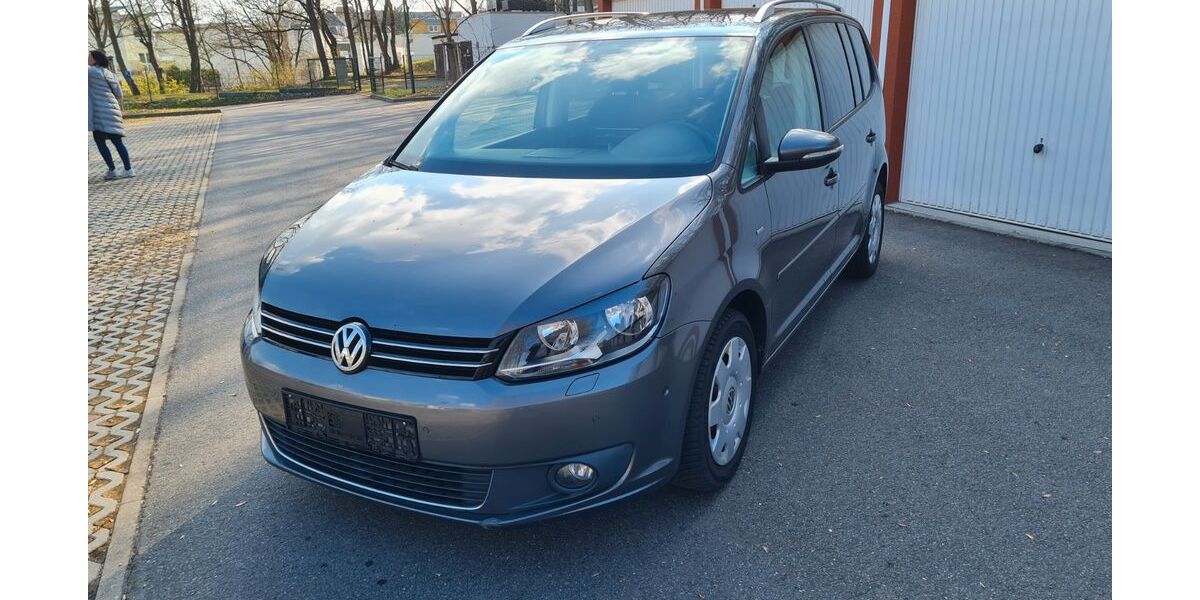 VW Touran 151.000 km 9.990 &euro; Chemnitz 09113