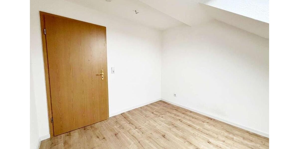 Dachgeschoßwohnung Chemnitz Hilbersdorf - 2 Zimmer, 69 m&sup2;, 330&euro; | Angebot:25854240
