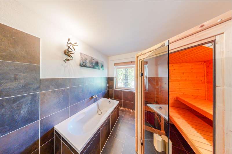 Haus zum Kaufen in Limbach-Oberfrohna 199.000 € 142 m²