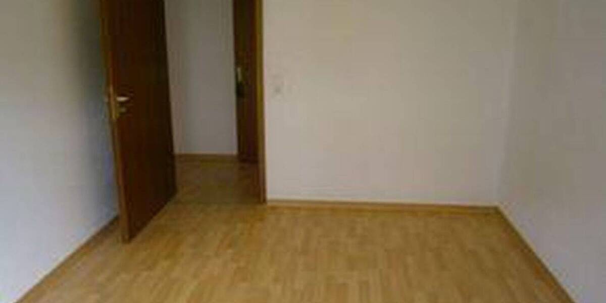 Etagenwohnung Hainichen - 3 Zimmer, 71 m&sup2;, 68.000&euro; | Angebot:26188312