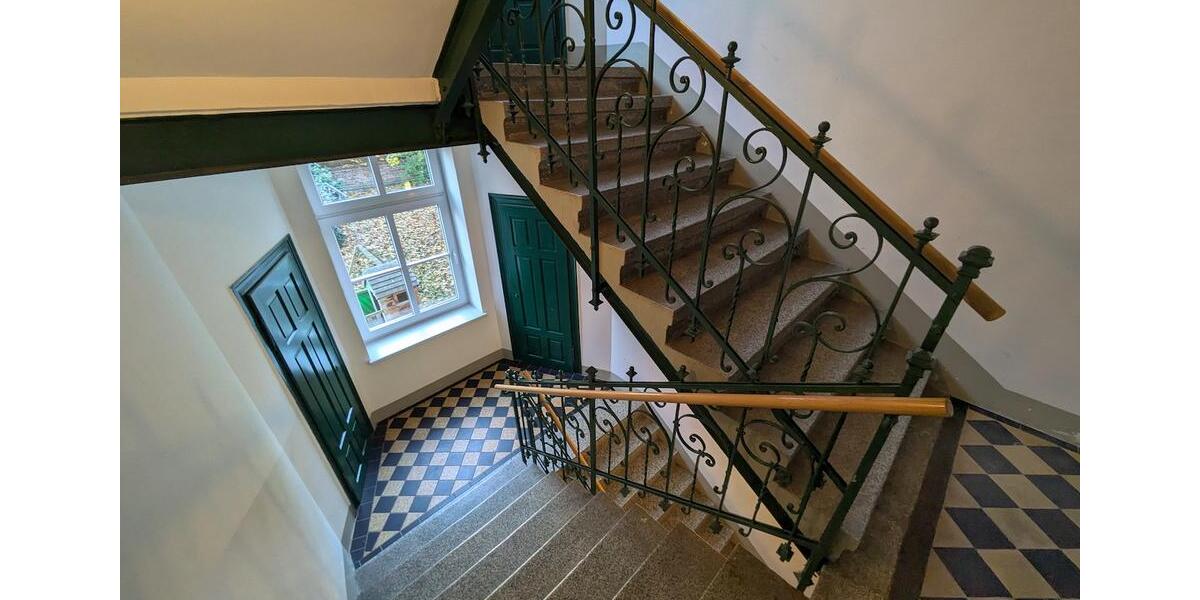 Dachgeschoßwohnung Chemnitz Ebersdorf - 1 Zimmer, 33 m&sup2;, 200&euro; | Angebot:26321895