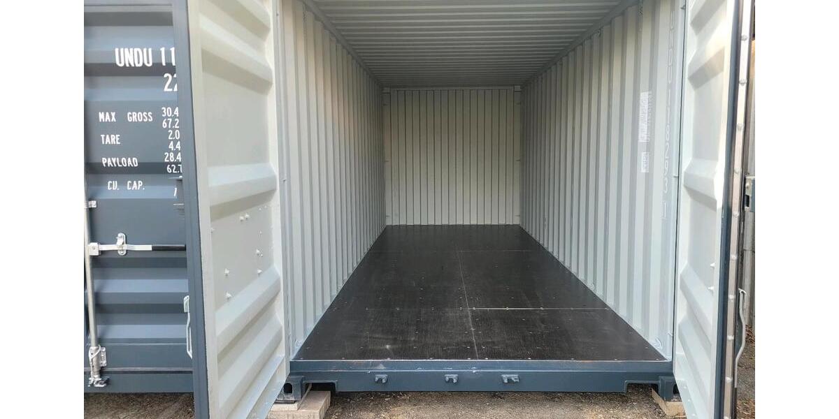 Lager Container 40 Fuß trocken ,sicher, gut belüftet in einer Halle zimmer