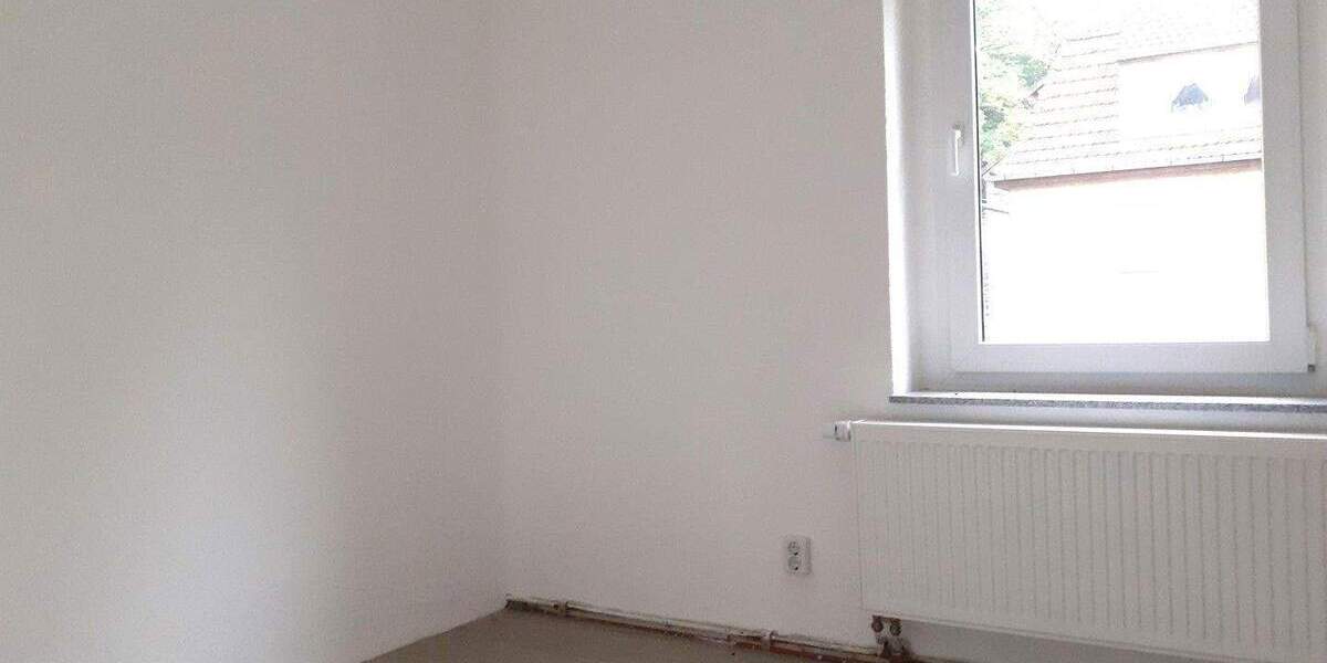 NEU SANIERT! 3R-Wohnung mit Stellplatz 80 m² (EBK) ***Vermieter-Bonus 2 Kaltmieten geschenkt*** 3 zimmer