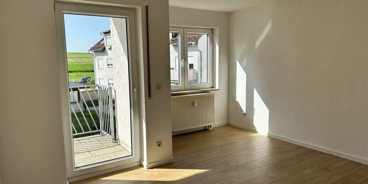 Frisch renoviert! 2-Raumwhg. mit Balkon, TG-Stpl. (duplex, saniert), Neubau 1997! Leerstand! 2 zimmer