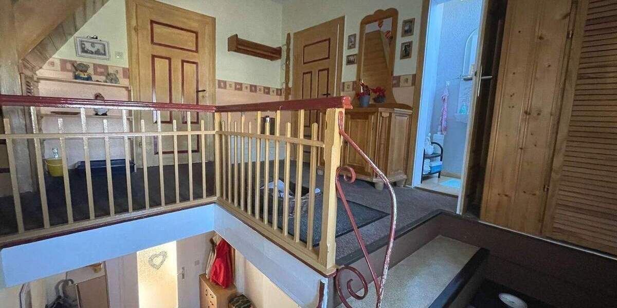 Einfamilienhaus Stollberg/Erzgebirge Stollberg - 6 Zimmer, 195 m&sup2;, 269.000&euro; | Angebot:25768885