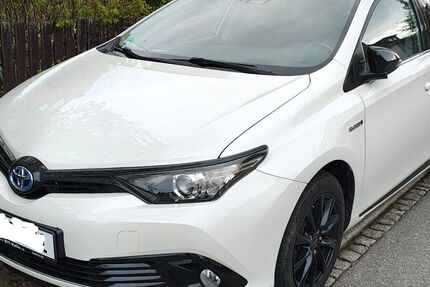 Toyota Auris 76.596 km 14.600 &euro; Chemnitz 09127