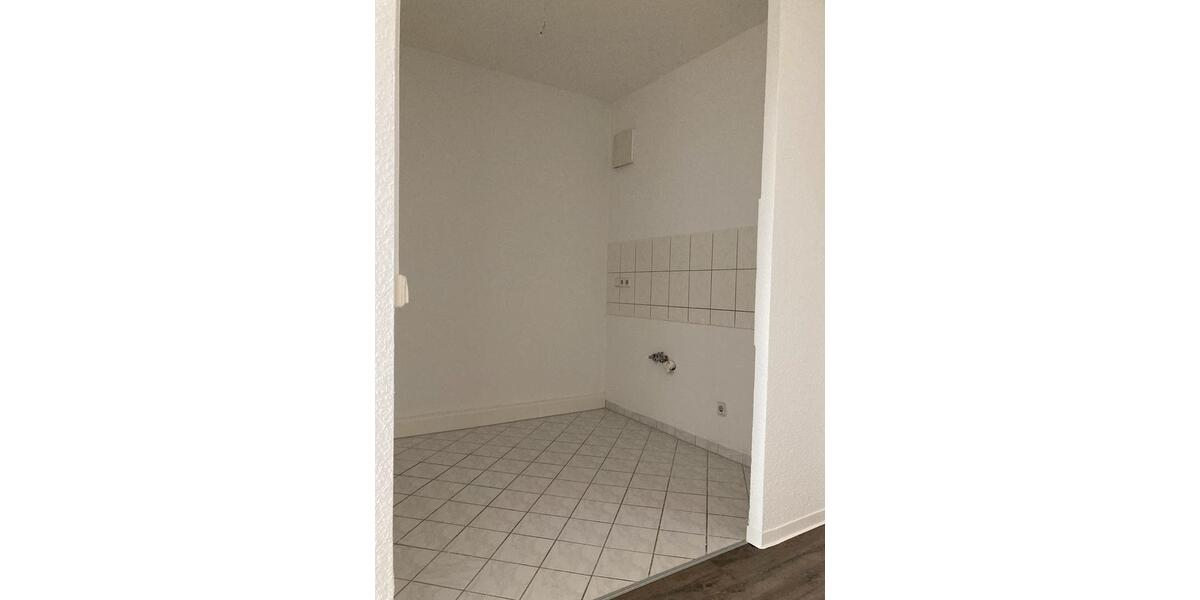 Etagenwohnung Chemnitz Helbersdorf - 4 Zimmer, 69 m&sup2;, 330&euro; | Angebot:26109890