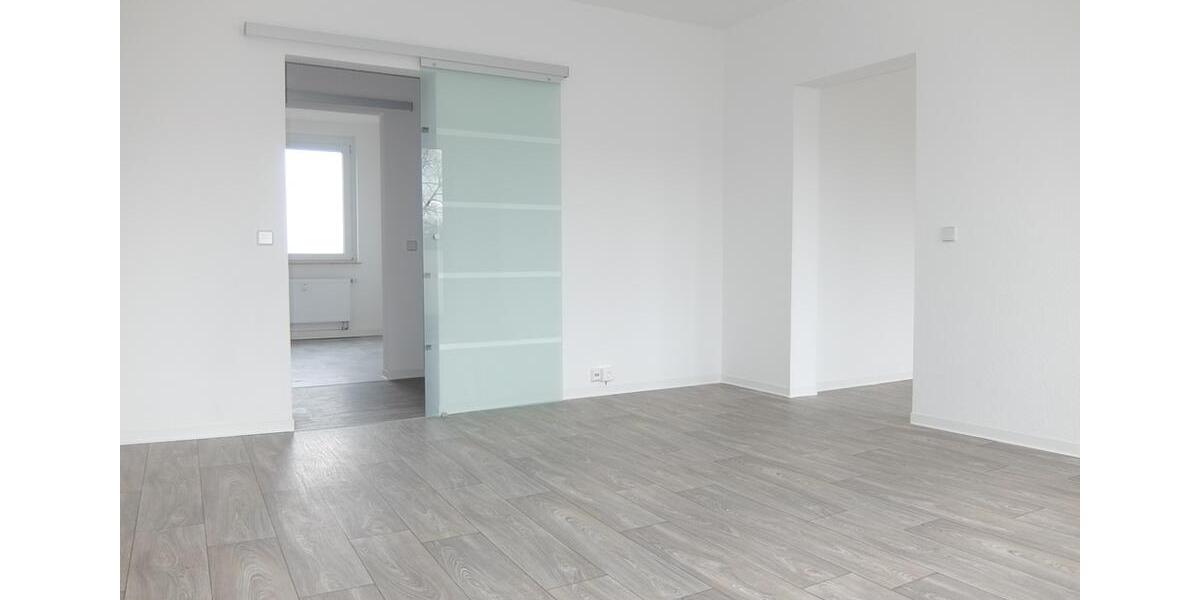5-Raun-Wohnung mit 2 Balkonen, Hauswirtschaftsraum, Wanne + Dusche 5 zimmer
