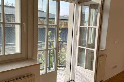 Großzügige 3-Zimmer mit Balkon, Wannenbad, Parkett, Aufzug und SP mgl. im Zentrum! 3 zimmer