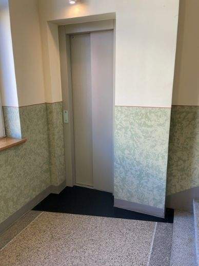 HOCHWERTIGE WOHNUNG MIT PARKETT, FUßBODENHEIZUNG, BALKON MIT GARTENANTEIL SOWIE EBK 3 zimmer