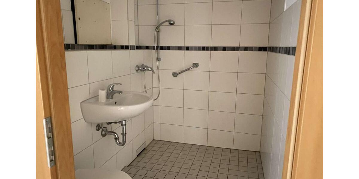 Etagenwohnung Hainichen - 1 Zimmer, 34 m&sup2;, 200&euro; | Angebot:22416844