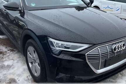 Audi e-tron 32.880 km 24.999 &euro; Mittelbach 09224