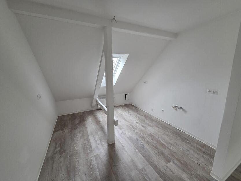 Helle 3-Zimmer-Dachgeschosswohnung mit Sichtbalken in Chemnitz-Hilbersdorf! 3 zimmer