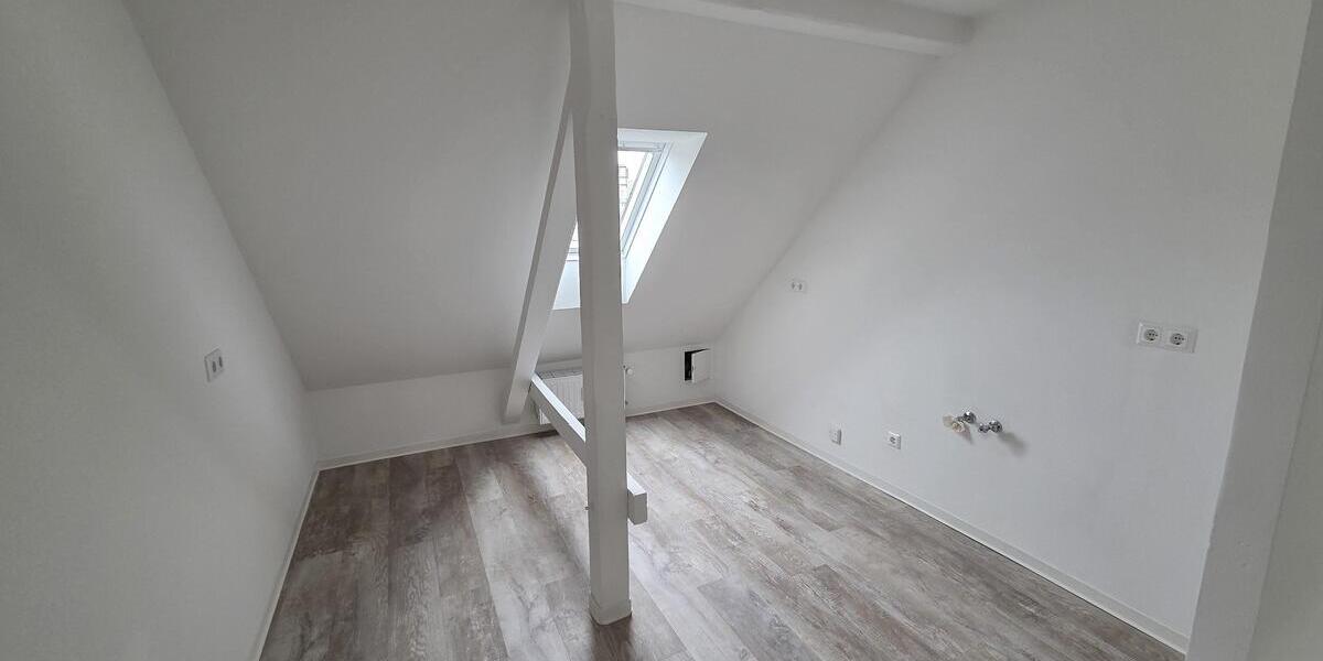 Helle 3-Zimmer-Dachgeschosswohnung mit Sichtbalken in Chemnitz-Hilbersdorf! - Dachgeschoßwohnung Chemnitz Hilbersdorf | Angebot:22986482