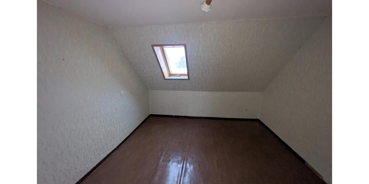 Doppelhaushälfte Hohenstein-Ernstthal Ernstthal - 3 Zimmer, 107 m&sup2;, 130.000&euro; | Angebot:25208181