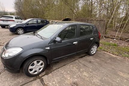 Dacia Sandero 84.000 km 1.900 &euro; Chemnitz 09114