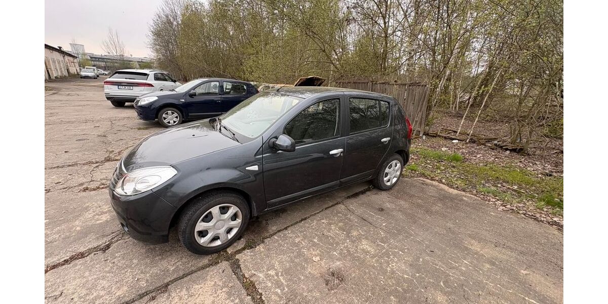 Dacia Sandero 84.000 km 1.900 &euro; Chemnitz 09114